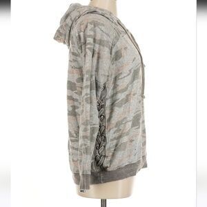Women’s Vintage Havana Gray Camo Hooded Pullover Side Lacing